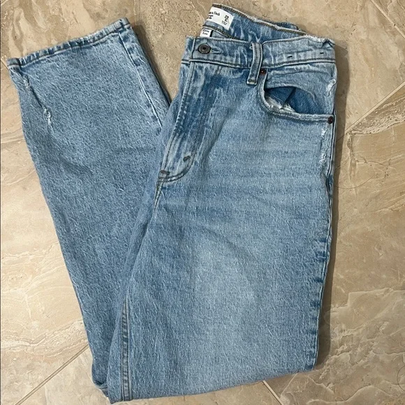 Abercrombie & Fitch 90s Straight Ultra High Rise Blue Distressed Jean Size 29 - Picture 2 of 5